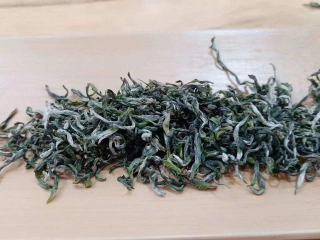 安康富硒银针茶(安康紫阳富硒茶银针多少钱一斤)-硒宝网