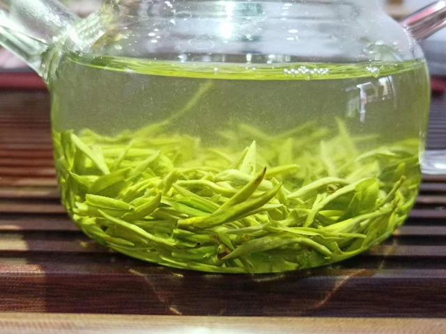 安康富硒银针茶(安康紫阳富硒茶银针多少钱一斤)-硒宝网