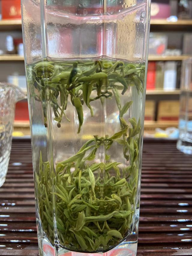 安康富硒银针茶(安康紫阳富硒茶银针多少钱一斤)-硒宝网