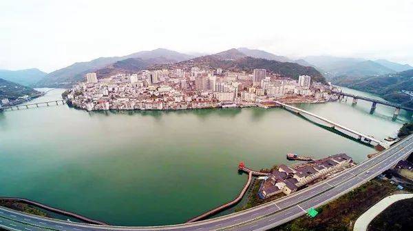 郧西有富硒茶吗（湖北富硒茶多少钱一斤）-硒宝网