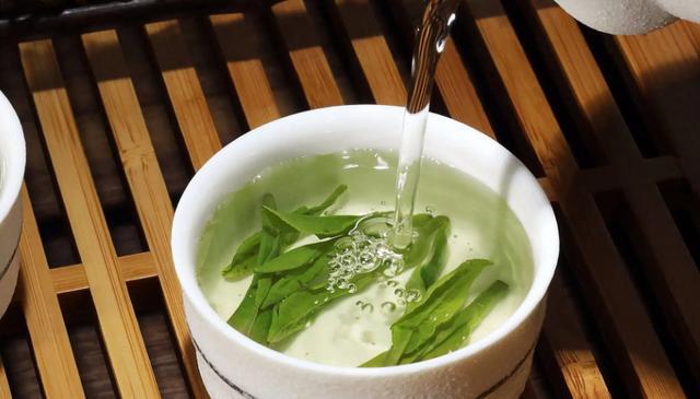 富硒茶泡多久喝（茶叶富硒）-硒宝网