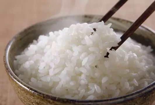 富硒大米饭发暗（富硒大米发黑是否可以食用）-硒宝网