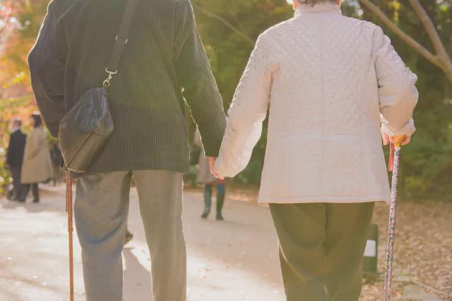 补硒治疗脚跟疼吗(足跟痛吃什么钙片)-硒宝网