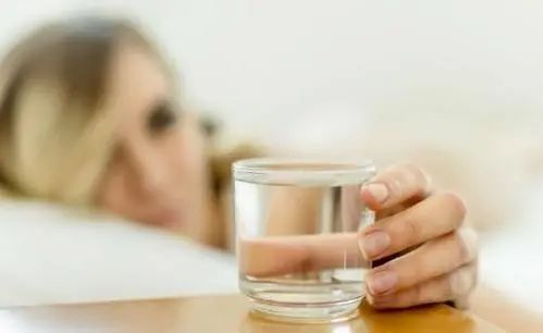 补硒会不会大便干(吃硒片便秘)-硒宝网