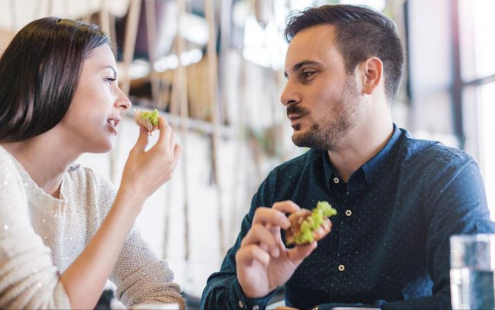 补硒多了会掉发吗（补硒后头发不怎么掉了）-硒宝网