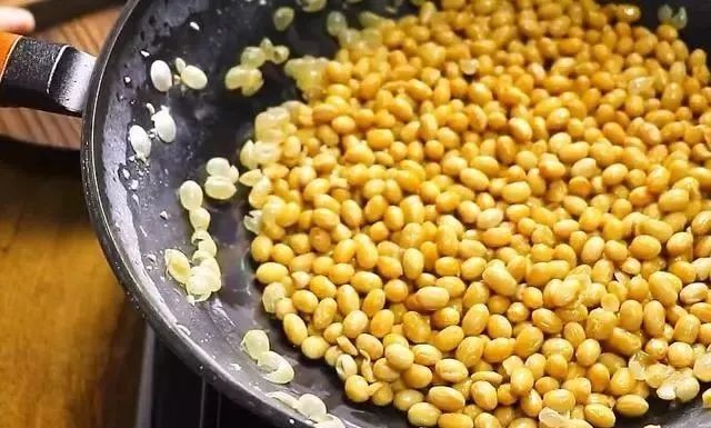 黄豆给猪吃补硒吗(猪吃黄豆有啥好处)-硒宝网