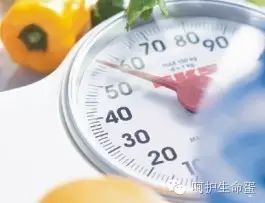 哺乳期能否喝补硒(哺乳期补硒可以喂奶吗)-硒宝网