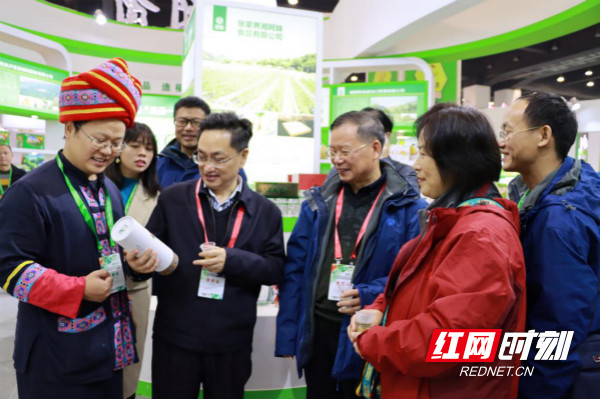 富硒莓茶辨别真假(如何分辨莓茶真假)-硒宝网