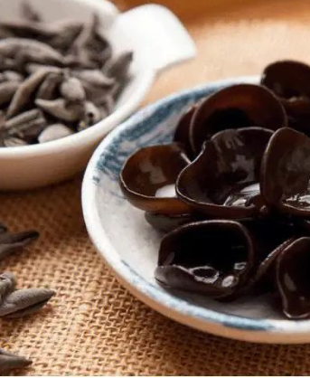 微量元素铁(微量铁元素偏低的危害)-硒宝网