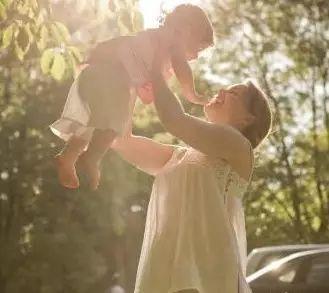 晒太阳补钙吗（晒太阳补钙要晒到皮肤吗）-硒宝网