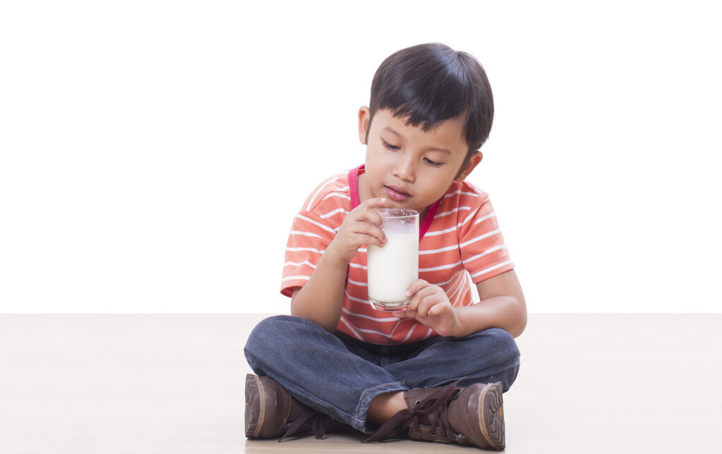 补钙牛奶（牛奶补钙是最大的谎言）-硒宝网