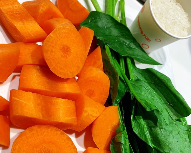 补铁补血的食物(补血食物补铁的有哪些)-硒宝网