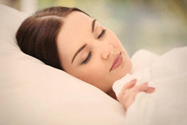 掉头发是缺少什么微量元素(缺少微量掉头发元素是什么)-硒宝网