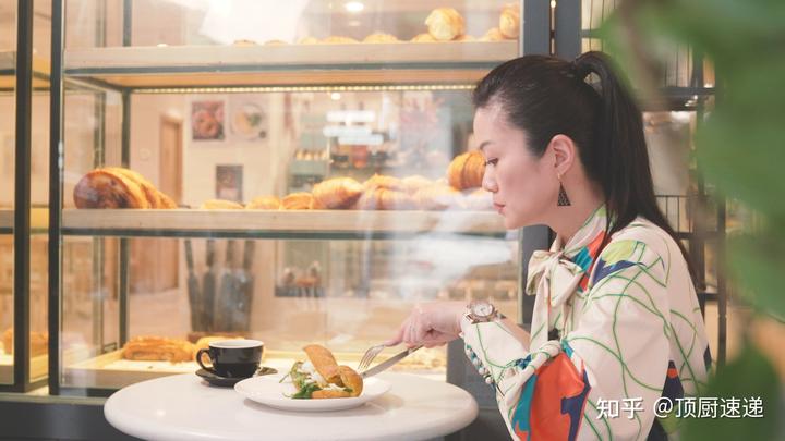 女人吃锌硒宝饭后(锌硒宝为什么饭前吃)-硒宝网