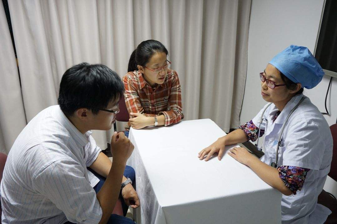 白头发是缺什么微量元素（缺微量元素引起的白发多久能好）-硒宝网