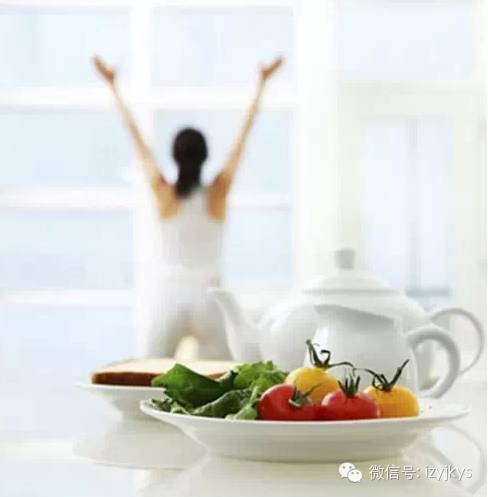 穿衣服晒太阳能补钙吗(补钙晒太阳穿什么颜色衣服好)-硒宝网