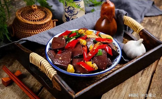 补铁大便黑色正常吗（大便黑色是补铁过度了吗）-硒宝网