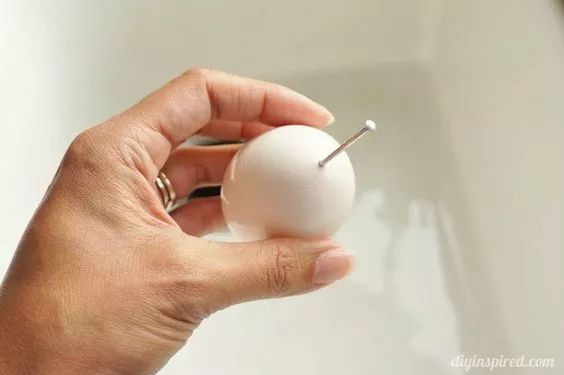 鸡蛋壳可以补钙吗(补钙可以直接吃鸡蛋壳吗)-硒宝网