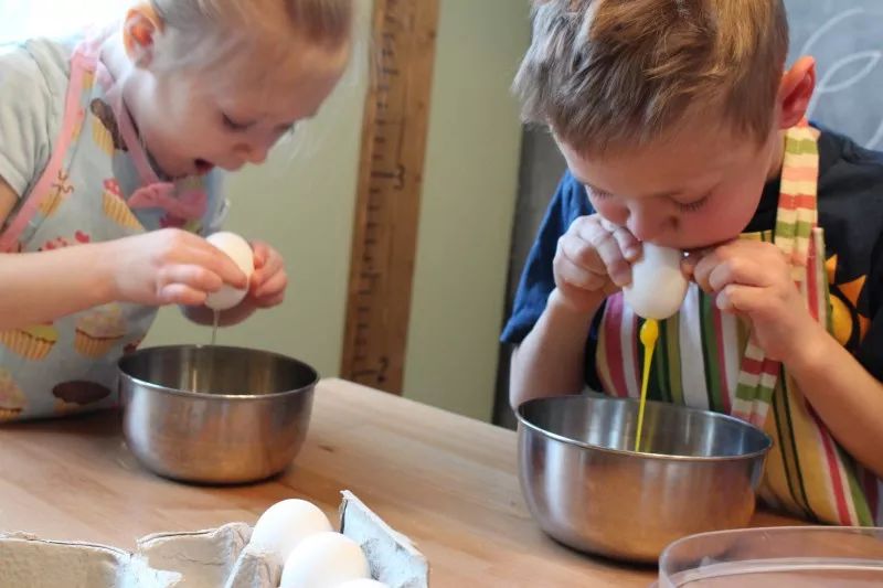 鸡蛋壳可以补钙吗(补钙可以直接吃鸡蛋壳吗)-硒宝网