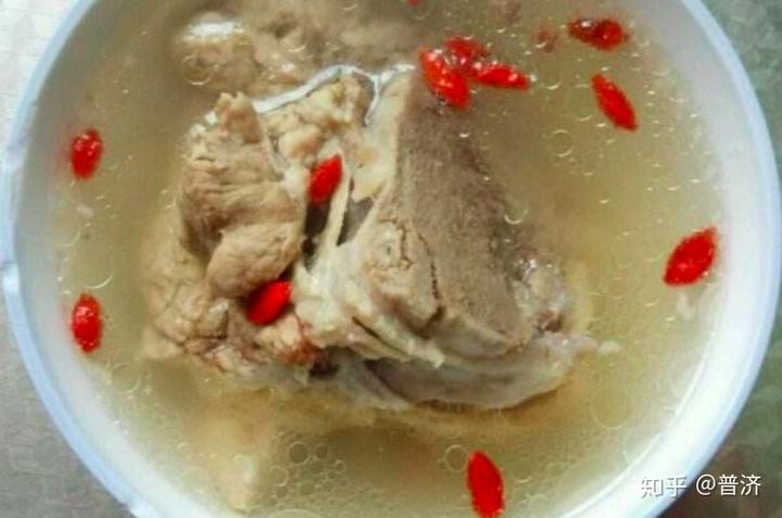 大骨汤补钙吗（骨头汤能补钙）-硒宝网