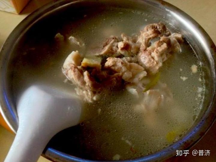 大骨汤补钙吗（骨头汤能补钙）-硒宝网