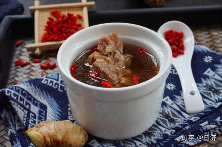 大骨汤补钙吗（骨头汤能补钙）-硒宝网