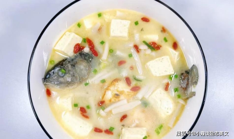 小孩喝什么鱼汤最补钙(喝小孩补钙鱼汤的好处)-硒宝网