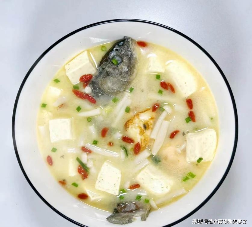 小孩喝什么鱼汤最补钙(喝小孩补钙鱼汤的好处)-硒宝网