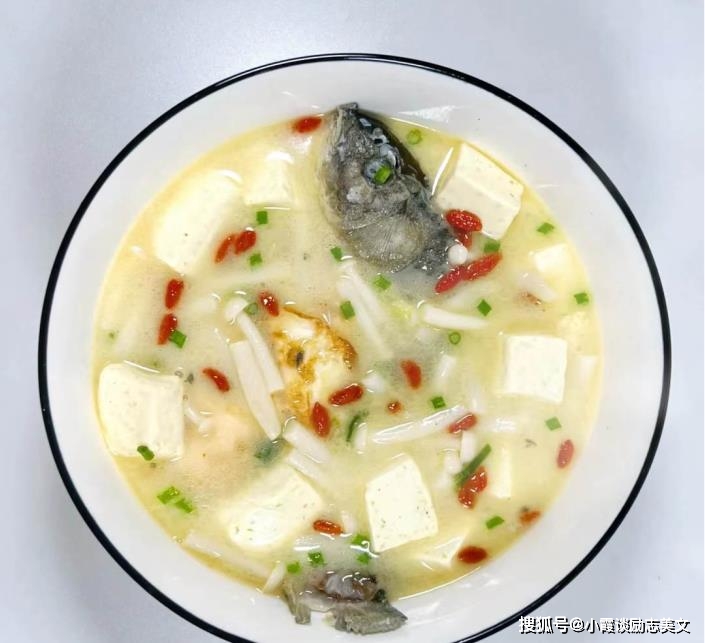 小孩喝什么鱼汤最补钙(喝小孩补钙鱼汤的好处)-硒宝网