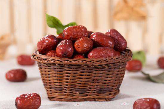 吃枣补铁吗（红枣补铁补血吗）-硒宝网