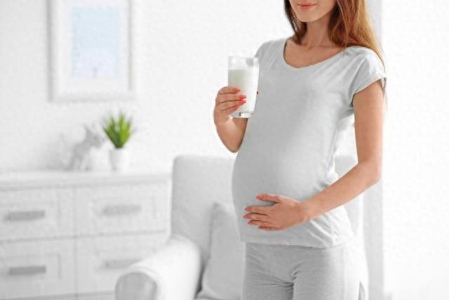 孕晚期吃什么补铁(孕晚期吃补铁的药拉黑屎)-硒宝网