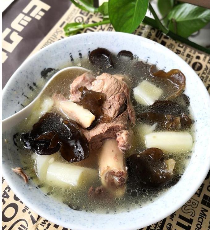 骨头汤能不能补钙(能骨头汤补钙嘛)-硒宝网