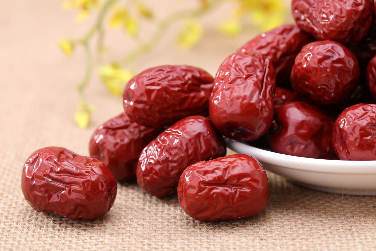 吃红枣可以补铁吗(红枣可以补铁补血吗)-硒宝网