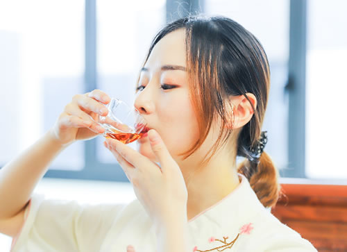 喝富硒茶能补多少硒（富硒茶补硒有效果吗）-硒宝网