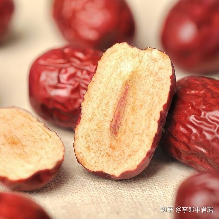 红枣补铁吗（红枣补铁还是补血）-硒宝网