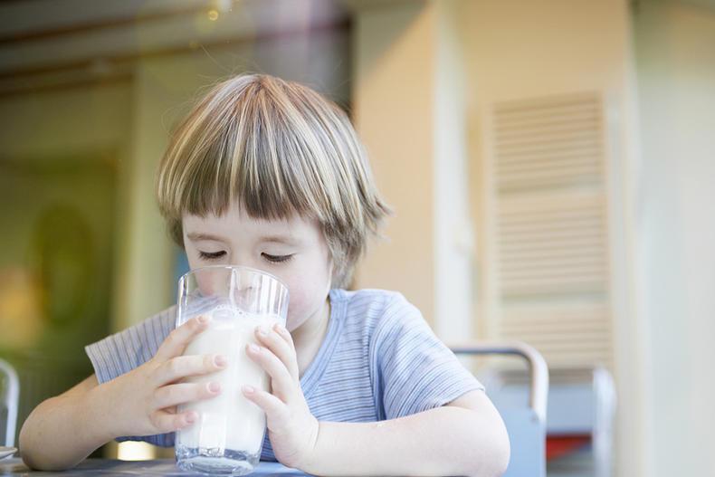 小孩补钙什么时间段最好（小孩补钙补到什么时候比较好）-硒宝网