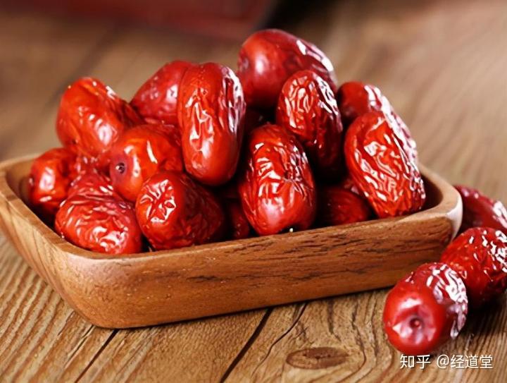 补血补铁的食物有哪些（补铁补血的食物有）-硒宝网