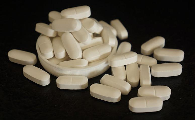 成人每天补钙的量是多少(每天成人补钙量是多少毫克)-硒宝网