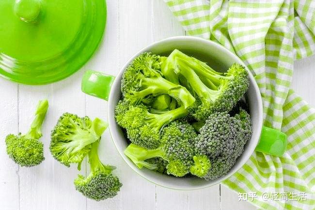 喝骨头汤补钙吗（骨头喝汤补钙好吗）-硒宝网