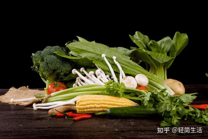 喝骨头汤补钙吗（骨头喝汤补钙好吗）-硒宝网