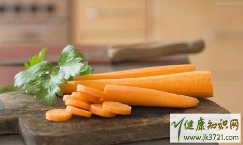 补铁补血的食物有哪些（补血食物补铁有什么好处）-硒宝网