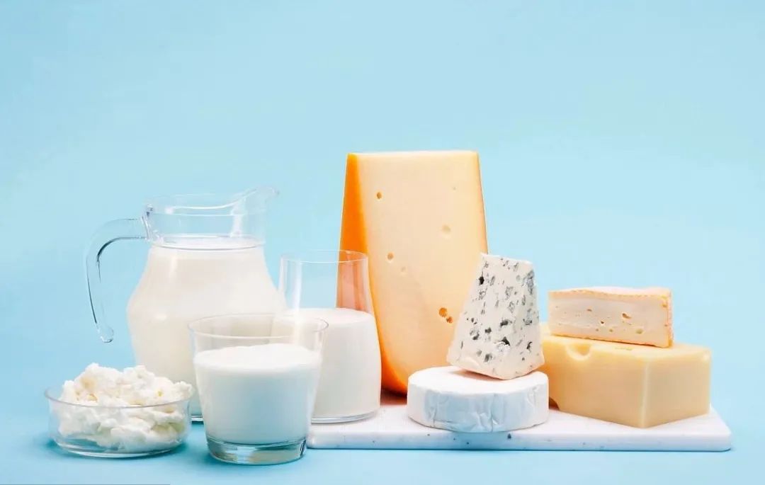 老年人补钙喝什么奶粉最好(奶粉喝补钙老年好人能喝吗)-硒宝网