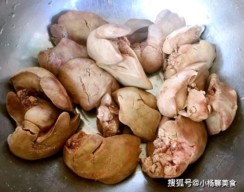 鸡蛋补铁吗（鸡蛋补铁补血吗）-硒宝网