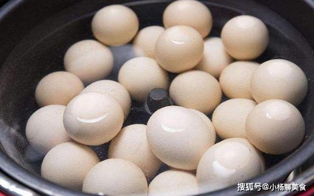 鸡蛋补铁吗（鸡蛋补铁补血吗）-硒宝网