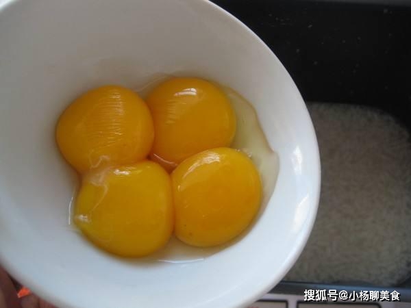 鸡蛋补铁吗（鸡蛋补铁补血吗）-硒宝网