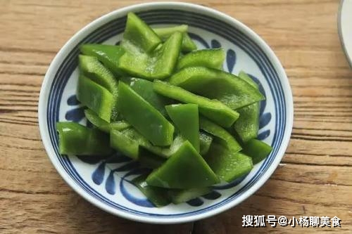 鸡蛋补铁吗（鸡蛋补铁补血吗）-硒宝网