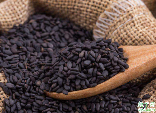 头发补硒好处与坏处（补硒能让白头发变黑吗）-硒宝网