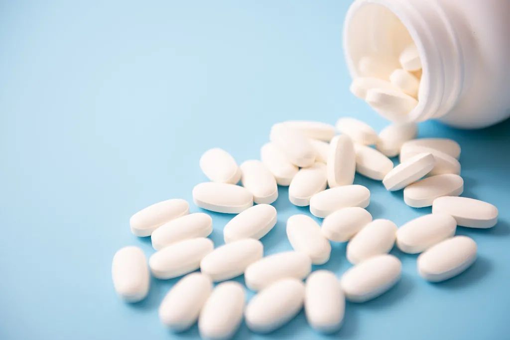 孕妇每天补钙多少毫克（每天孕妇补钙多少mg）-硒宝网