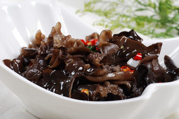 吃什么食物可以补铁（食物吃补铁可以补血吗）-硒宝网