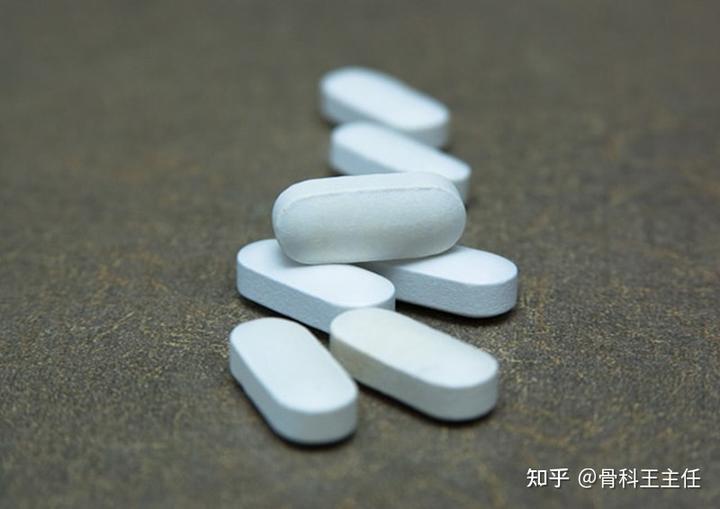 骨质疏松吃什么钙片补钙最好（骨质疏松吃钙片有作用吗）-硒宝网